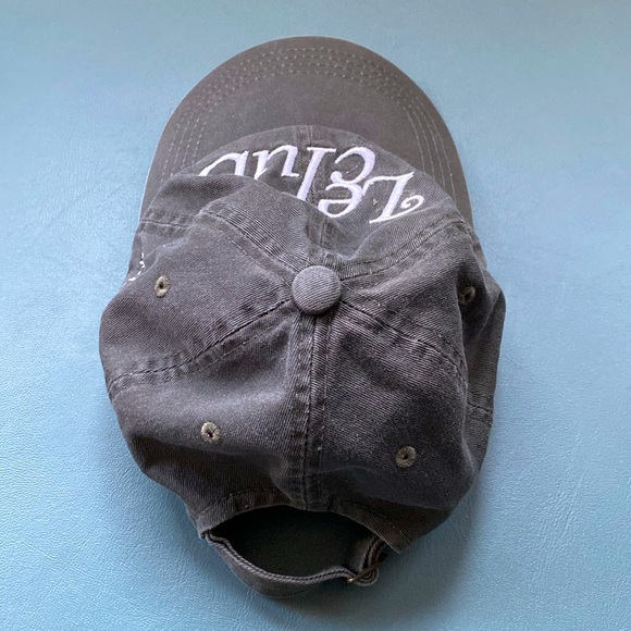 LE CLUB. Carnival 2009.  Hat. - Picture 2 of 6